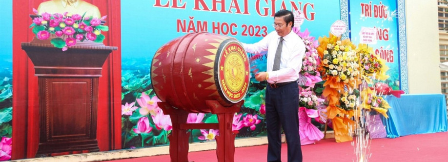 Trống Trường Học Cover Image